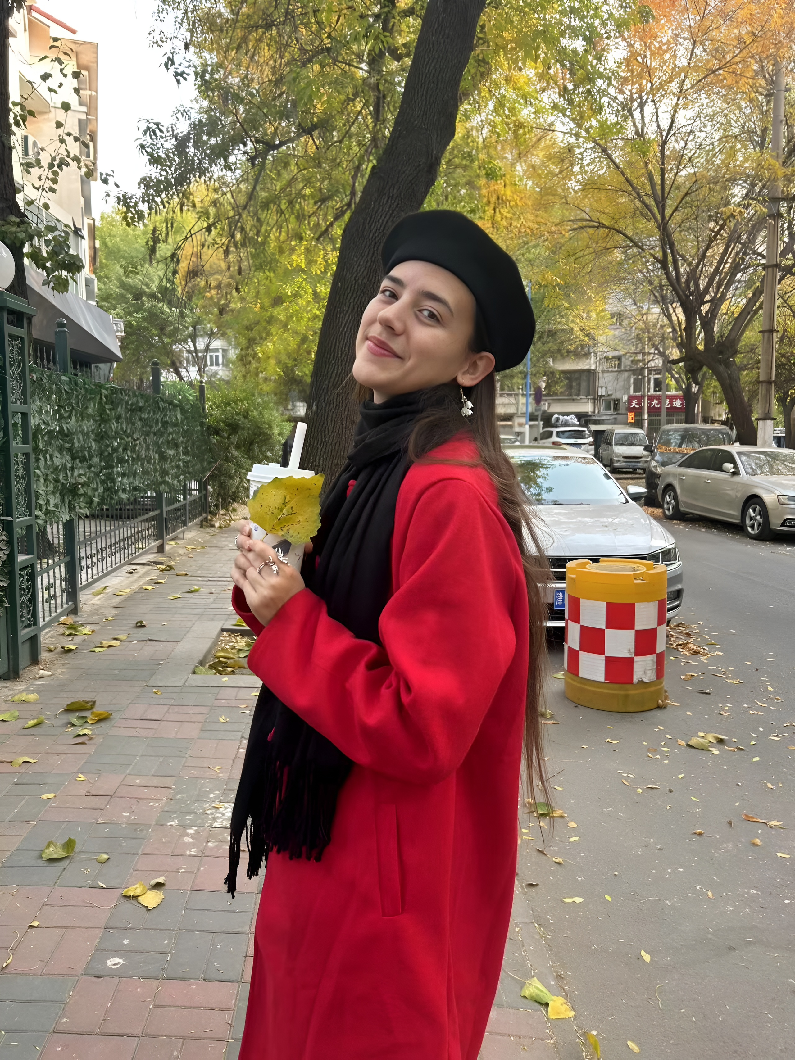 Алла во время прогулки в Китае